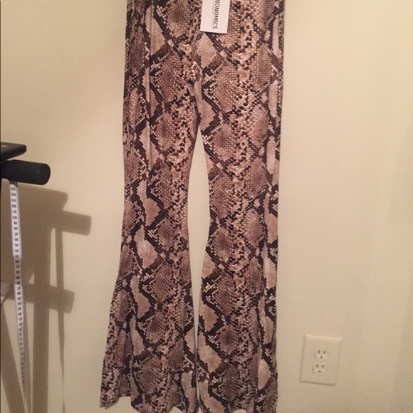 Snake print stretchy palooza bell bottom  pants - Picture 2 of 3